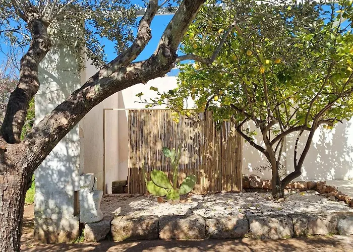 アパートホテル Casa Trullo Bianco-casa Olive 3*